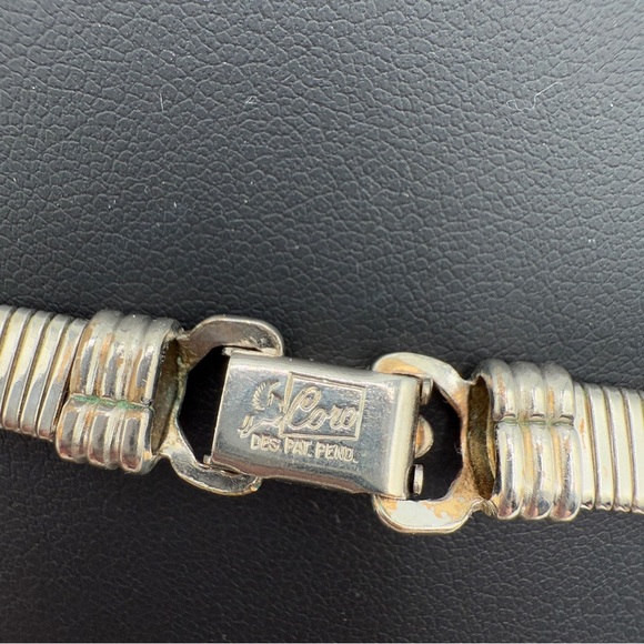 1940s Coro Pegasus Signed Tubogas Sleek Coil Collar Necklace - Picture 7 of 14